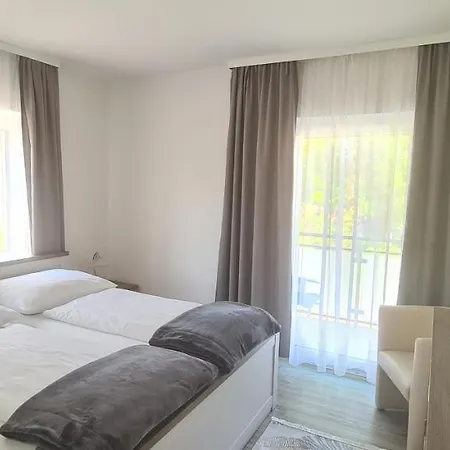 Fremdenzimmer& Appartementhaus Blassnig 2*