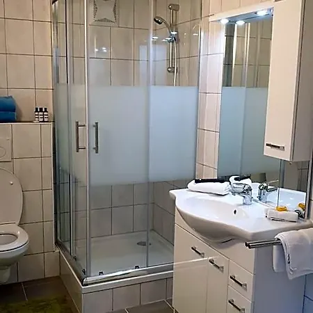 호텔 Fremdenzimmer& Appartementhaus Blassnig Finkenstein am Faaker See