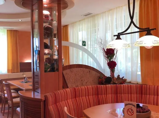 Fremdenzimmer& Appartementhaus Blassnig 酒店 2*