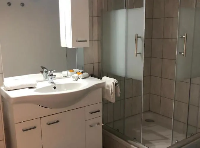 Fremdenzimmer& Appartementhaus Blassnig 酒店 Finkenstein am Faaker See